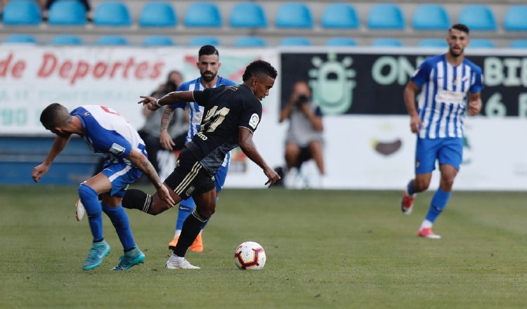 El panameño jugó su segundo partido con el Real Oviedo, esta vez de titular. /Foto @RealOviedo