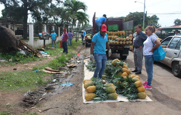 Los vendedores del mercado de abasto están cansados de la competencia desleal. Foto/Eric Montenegro 