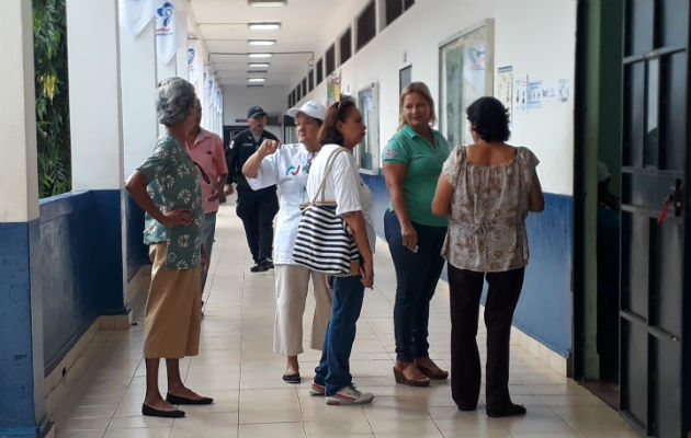 Poco a poco los votantes se movilizan. Foto: Thays Domínguez. 