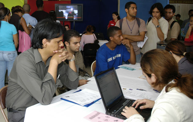 Por cada 10 personas que buscan un empleo en las ferias un 40% son contratadas. Foto/Archivo