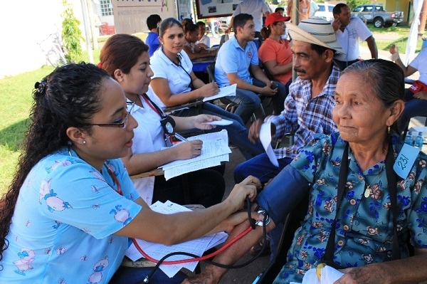 se estima que en el 2019 viven en el país 517 mil 488 adultos mayores de los cuales 269 mil 519 son mujeres y 240 mil 735 son hombres.