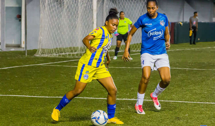 Erika Hernández juega en Universitario Foto Fepafut