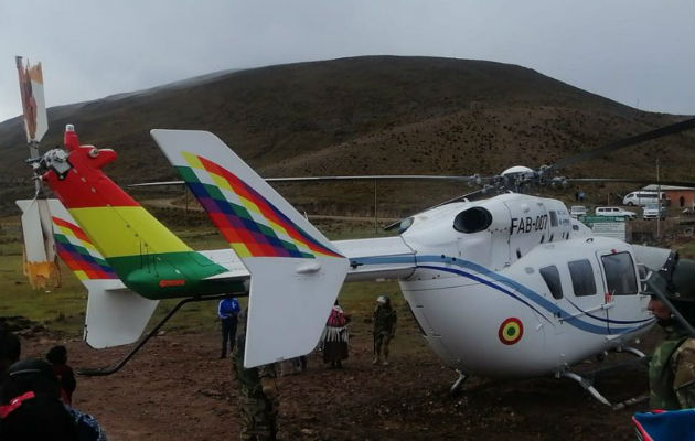 Antes del suceso, el mandatario boliviano recorrió en caravana la carretera inaugurada para luego participar en un acto en Colquiri.