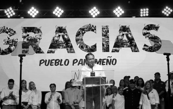 En foto de Archivo, el candidato presidencial Laurentino Cortizo se dirige a sus simpatizantes tras conocer el resultado de las elecciones del domingo 5 de mayo de 2019, en la Ciudad de Panamá, Panamá. Foto: EFE.