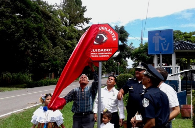 A través del programa vecinos vigilantes promueven la participación ciudadana.