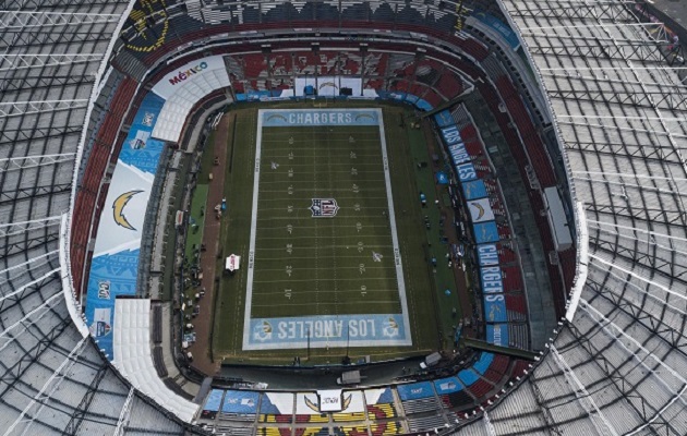 El Azteca albergó un partido de NFL.