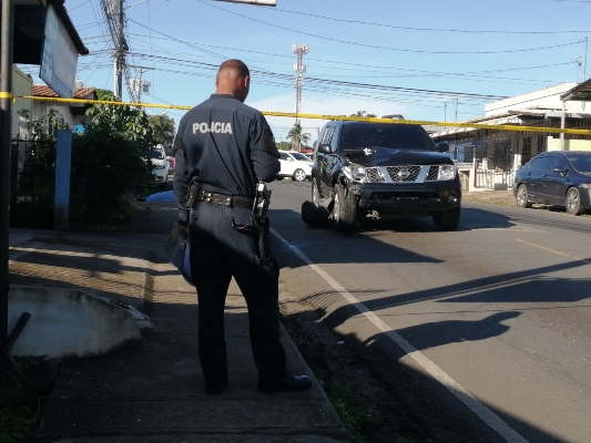 Las Policía Nacional cerró un tramo de esta carretera a la espera de personal del Ministerio Público. Foto/Eric Montenegro