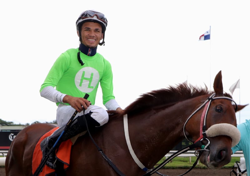 José Morelos intenta ganar 200 carreras este año.