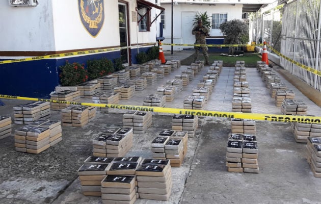 El semi sumergible estaba cargado con 1,234 paquetes de cocaína. Foto: Mayra Madrid.  