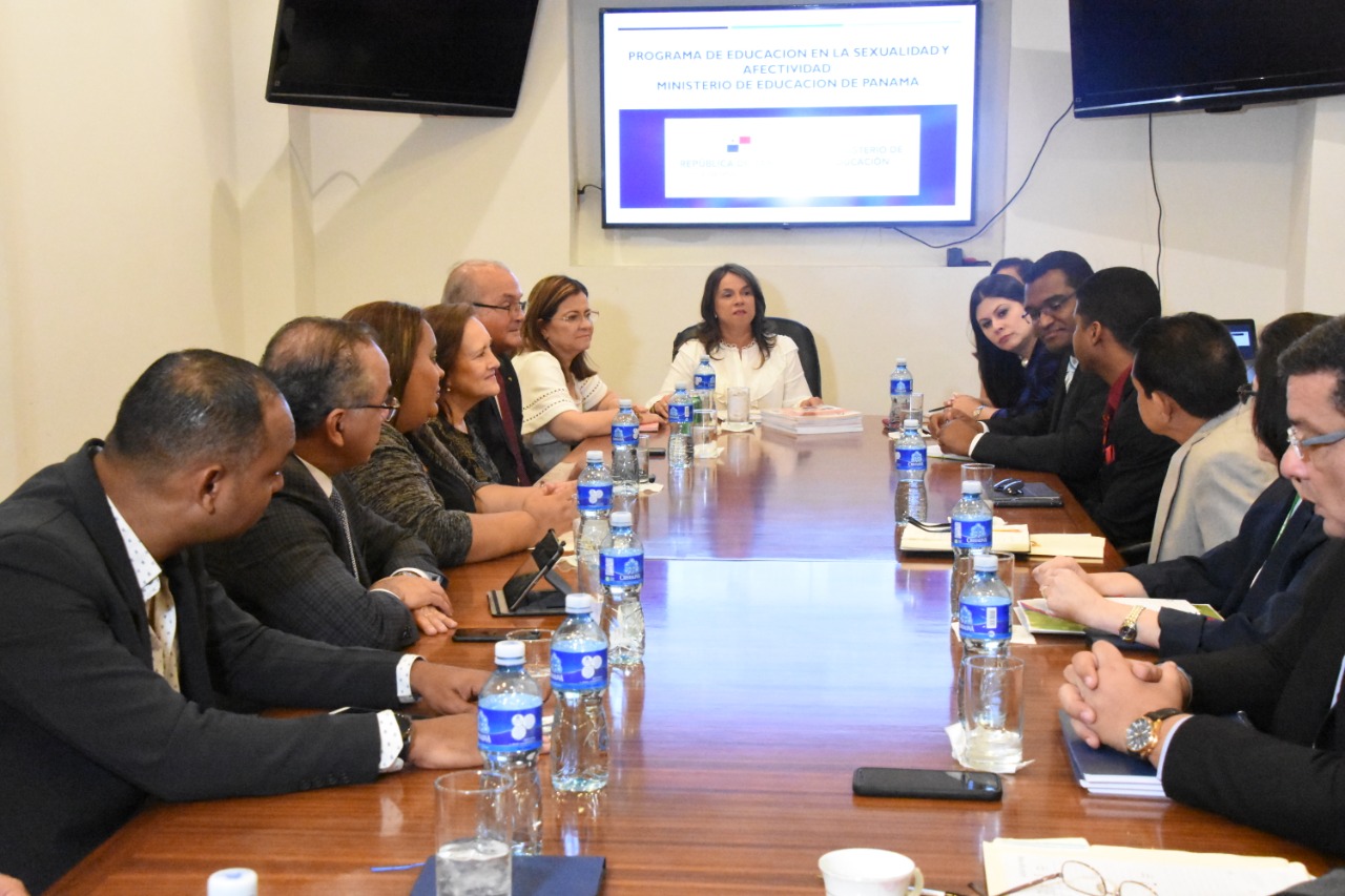 La jefa de la cartera de Educación, Maruja Gorday de Villalobos, confirmó que las guías ya están listas.