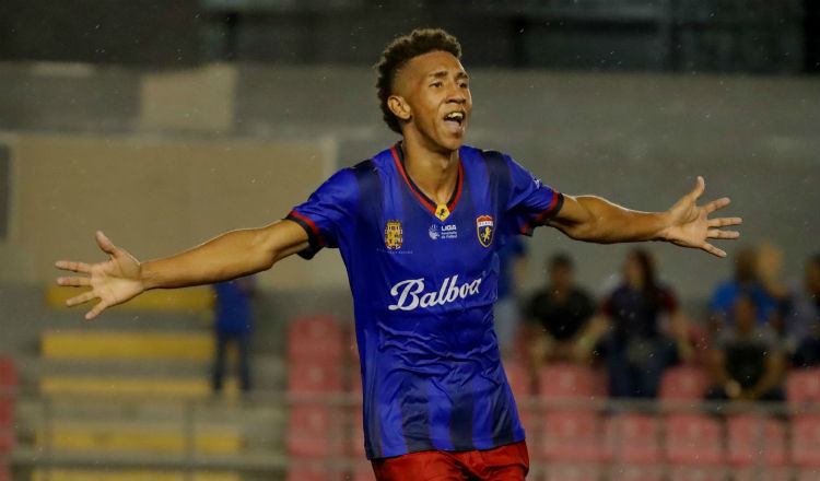 Jonathan Ceceña, jugador de Plaza Amador Foto Fepafut