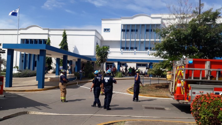 El simulacro se ha realizado durante tres años consecutivos, y en esta ocasión, se notificó a los pacientes y al personal antes de la actividad, para evitar situaciones de pánico. Foto/Thays Domínguez