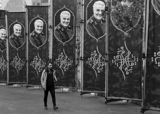 Carteles con la imagen del general de la Guardia Revolucionaria, Qassem Soleimani, en una calle de Teherán, Irán. Foto: AP.