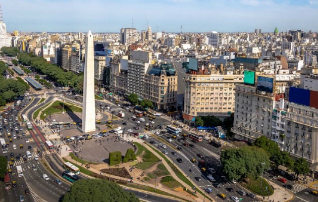 La crisis económica que atraviesa Argentina ha deteriorado el poder adquisitivo de los salarios del personal del sector público. Foto: Cortesía.