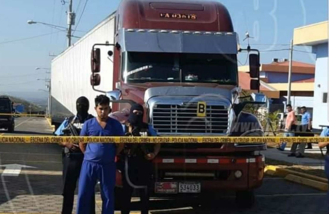  Mantenía oculto en el cabezal de un vehículo articulado la cuantiosa suma. Foto: Mayra Madrid. 