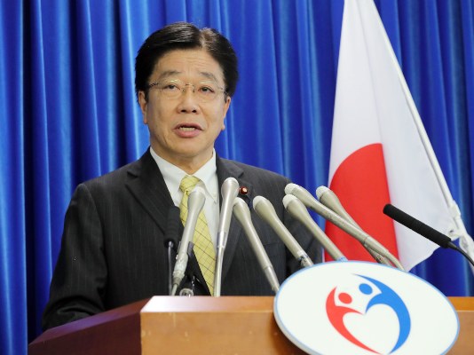 El ministro de salud Katsunobu Kato, afirmó que cinco de los pacientes hospitalizados portan síntomas severos y están en cuidados intensivos, respirando con ayuda de máquinas. FOTO/AP