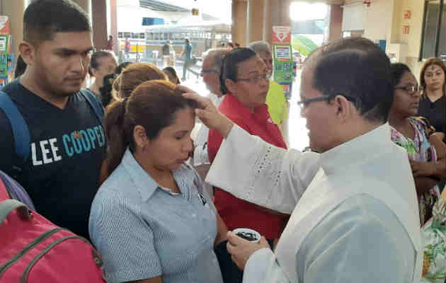 Celebraciones del Miércoles de Ceniza en Terminal de Albrook. Foto/Víctor Arosemena