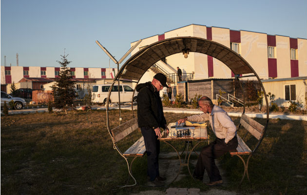 El M.E.K. afirma albergar a 2 mil 500 miembros, pero no se vieron más de 200 en un tour reciente. Foto / Tara Todras-Whitehill para The New York Times.