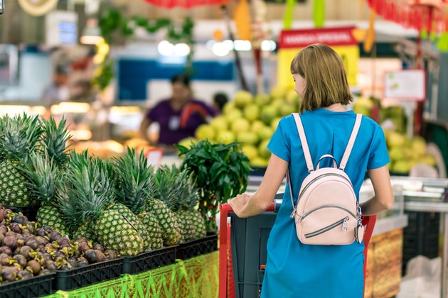 Los supermercados y las farmacias son los únicos establecimientos abiertos en países como Italia