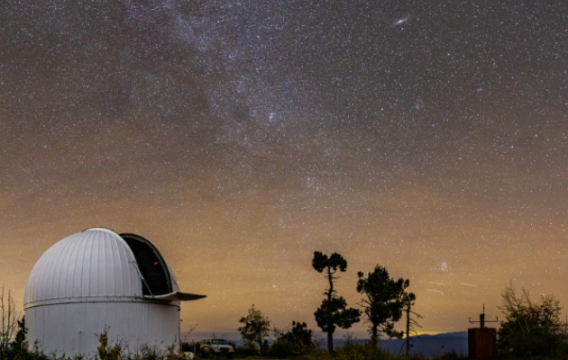 El telescopio de 152 centímetros en el Observatorio Mount Lemmon, en Arizona, observó el objeto 2020 CD3. Foto / Travis Deyoe/Mount Lemmon SkyCenter/Universidad de Arizona.