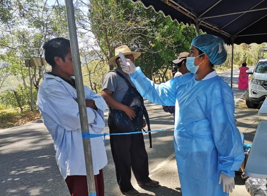 Las autoridades de salud siguen solicitando a la población guardar las medidas sanitarias.Foto/Mayra Madrid