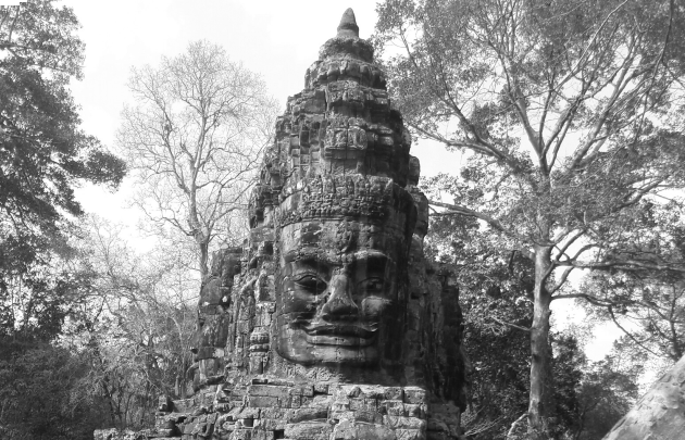 Una de las 216 enormes esculturas de un sonriente Avalokiteshvara, en el Templo Bayón.