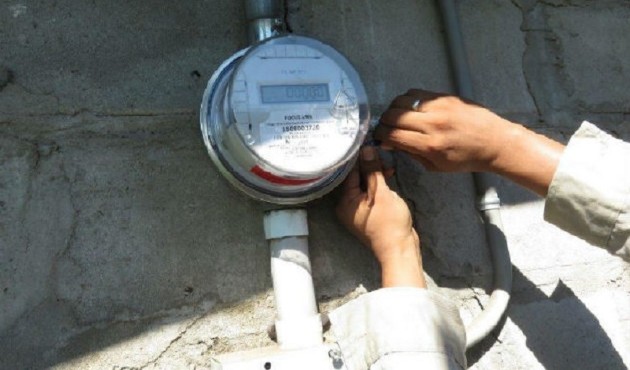 Fuentes además reiteró que en el tema del servicio eléctrico, no habrá cortes a ninguno de los clientes. Foto/Archivo