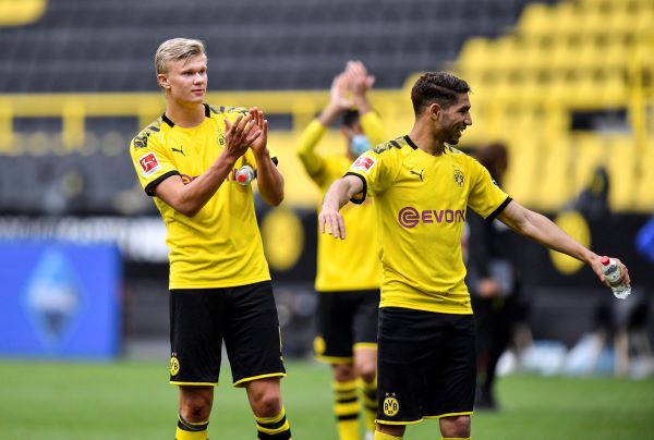 Jugadores del Borussia festejan el triunfo. Foto:AP