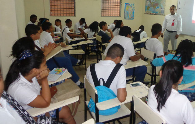 El costo por estudiante es arriba de 2 mil dólares, nosotros somos más de 500 colegios particulares.