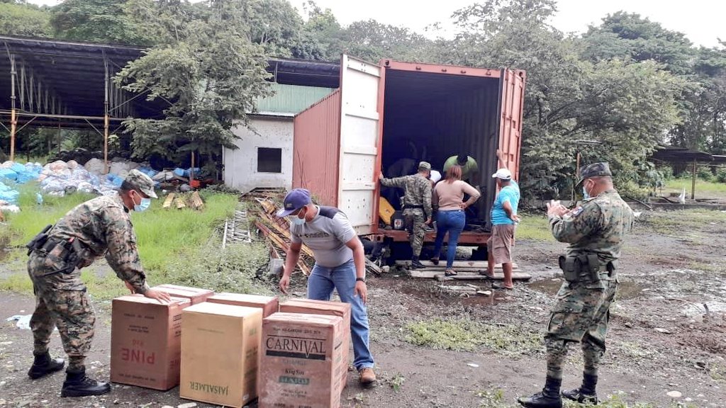 La mercancía fue remitida a las autoridades de Aduanas para los procedimientos correspondientes.