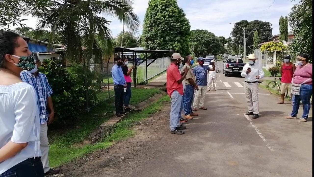 Los lugareños informaron que también urgen las reparaciones de las estructuras consistentes en los sanitarios que llevan varias administraciones en mal estado. Foto/Melquiades Vásquez