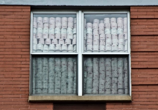 “Toilet Paper Hoarder, Manhattan NYC”, de Ruben Natal-San Miguel, fue entregado a un proyecto del Museo de la Ciudad de NY. Foto / Ruben Natal-San MigueL, vía Museo de la Ciudad de Nueva York.