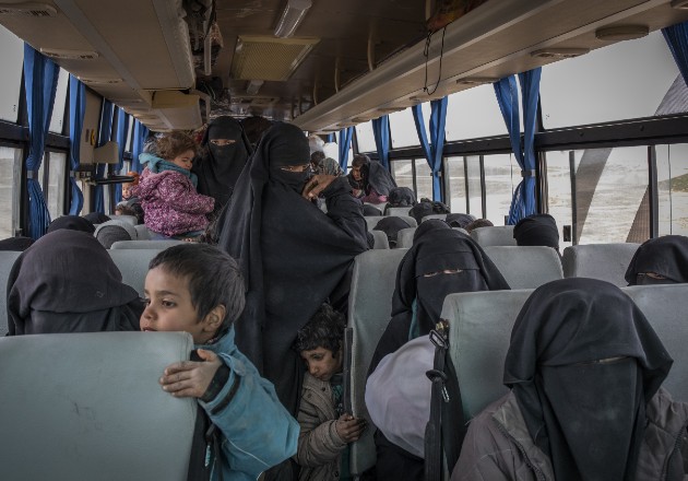 Están 80 mil mujeres y niños detenidos en campamentos sirios tras huir de territorio controlado por ISIS. Foto / Ivor Prickett para The New York Times.