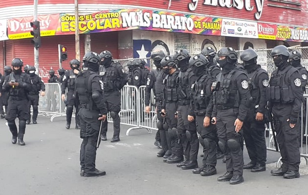 El dispositivo de seguridad busca frenar las protestas anunciadas para hoy. Foto Víctor Arosemena