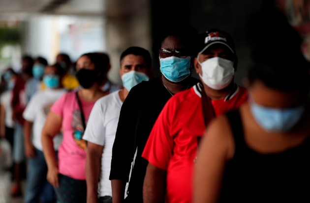 Esta medida también ha generado que más de 260 mil contratos laborales se mantengan suspendidos, mientras que aproximadamente 25 mil han sido reactivados. Foto/EFE