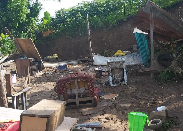 Las viviendas de madera y zinc sufrieron severos daños por el deslave. Fotos: Eric Montenegro.