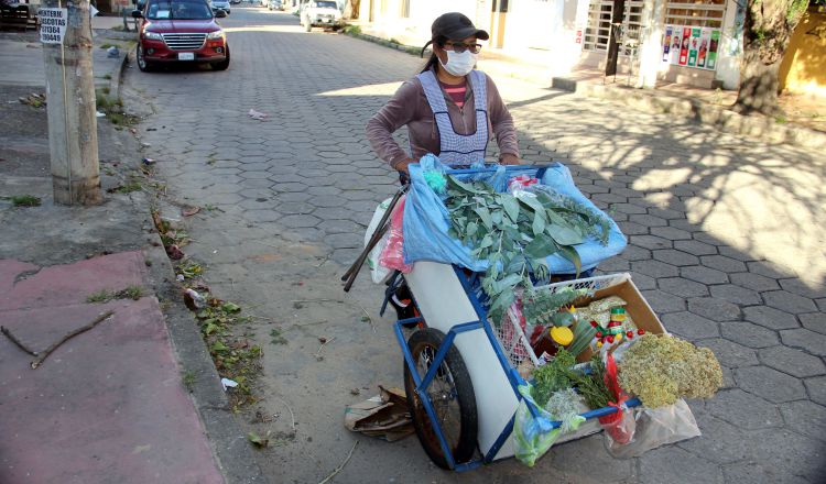 Schwabb concluyó pidiendo una mayor cooperación internacional en materia económica y social. EFE