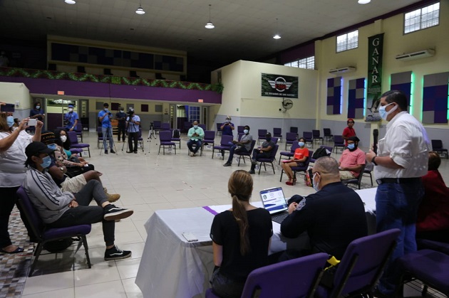 El ministro Juan Pino dijo que en esta segunda reunión los jóvenes entregaron una serie de iniciativas formales para el mejoramiento de la seguridad en la ciudad de Colón. Foto cortesía Minseg