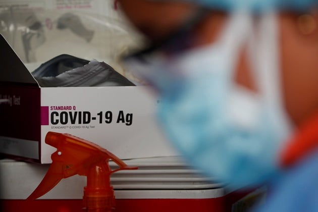 Para este viernes se anunció que se aplicaron 3.285 pruebas nuevas de contagio, para un porcentaje de positividad de 35 %. 