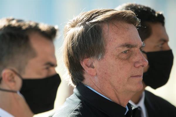 El índice de rechazo de Jair Bolsonaro cayó diez puntos, desde el 44% hasta el 34%, mientras que otro 27% consideró que la actuación de su Gobierno es 