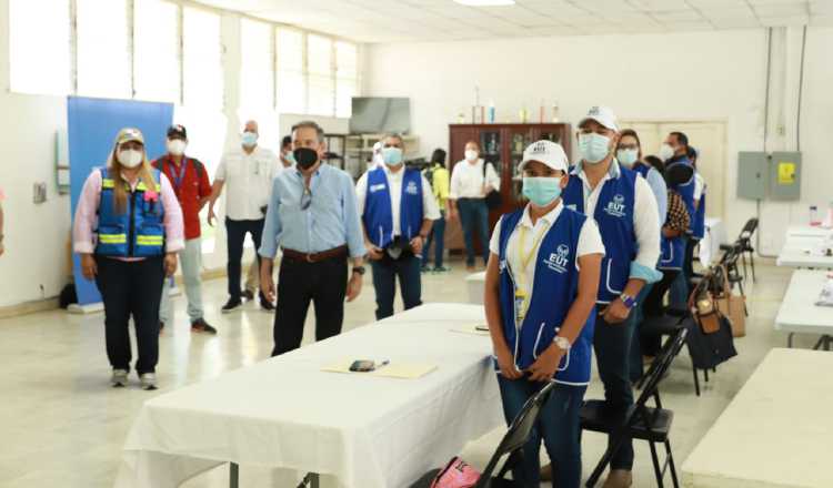 El presidente Cortizo participó ayer en una reunión con el Equipo Unificado de Trazabilidad, en la provincia de Coclé. 