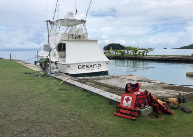 Voluntarios de la Cruz Roja de Portobelo y la Cruz Roja de Panamá se incorporaron a las tarea de búsqueda, con el apoyo de la embarcación Desafío. Foto: Diómedes Sánchez 