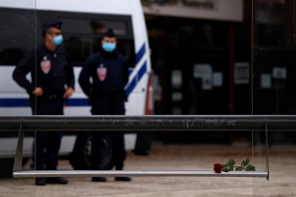 El autor, llamado Abdullah, había nacido en Moscú hacía 18 años y era ruso de origen checheno, señaló Ricard en una declaración a la prensa en la que repasó los principales elementos de la investigación en curso. FOTO/EFE