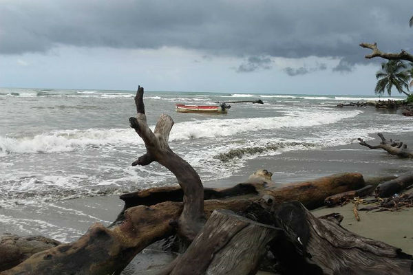 La playa La Angosta en Colón, es muy concurrida, al igual que playa Huertas, Puerto Francés y playa Blanca. Foto: Diómedes Sánchez.