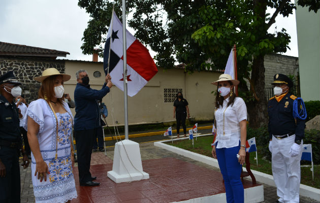 Las autoridades municipales efectuaron la ceremonia cumpliendo con las normas de bioseguridad. Foto: Eric A. Montenegro.