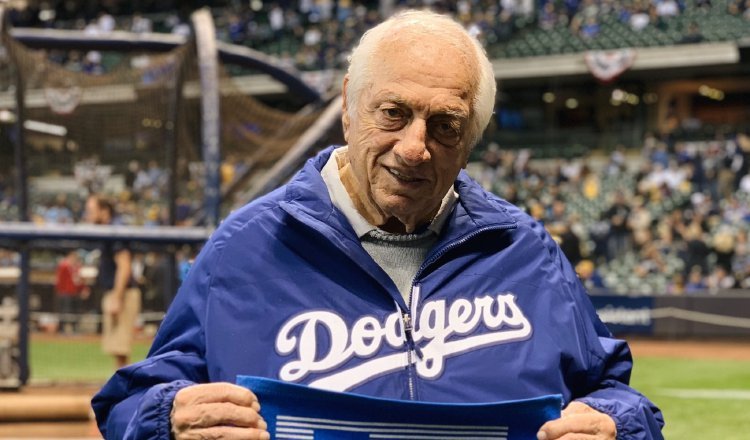 Tommy Lasorda . Foto:@Dodgers