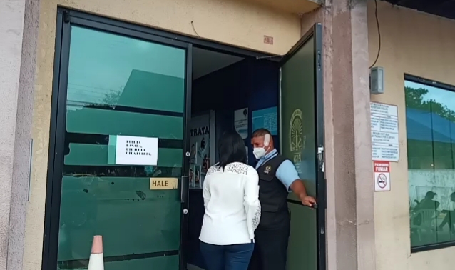 Araúz al momento que ingresaba a la sede del Ministerio Publico en David. Foto: José Vásquez