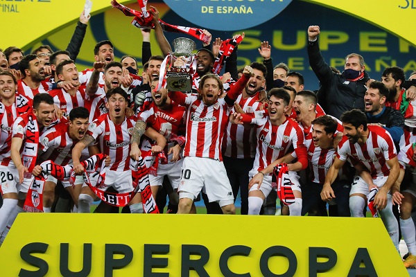 Jugadores de Athletic Club festejan. Foto:EFE