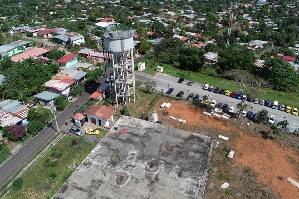 Parte de estos trabajos implica el mantenimiento del tanque de reserva de 600 mil galones de agua en el sector conocido como 