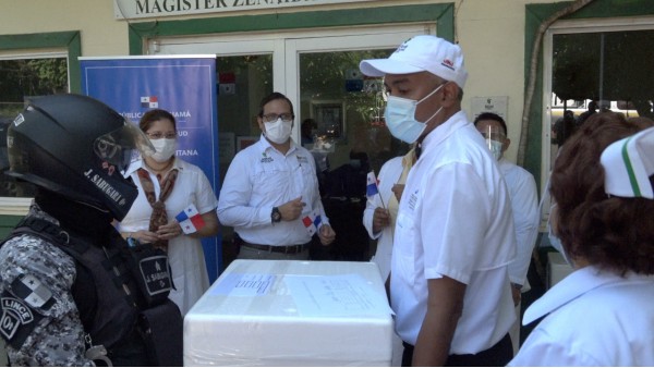 Las dosis de vacunas contra la covid-19 fueron recibidas y distribuidas a los diversos centros de salud.